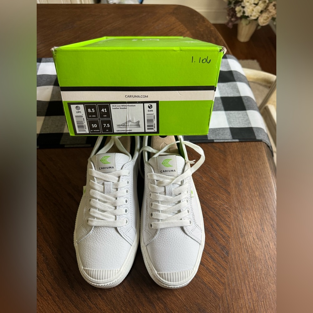 Worn Once.! Cariuma OCA Low White Premium Leather Sneaker - Picture 9 of 9